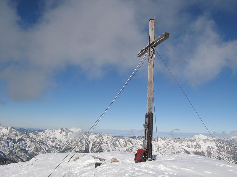 Gipfelkreuz am Hochkalmberg